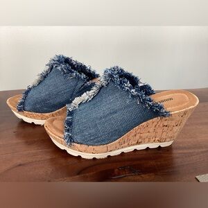 Denim Wedge Sandals, Minnetonka, barely worn, size 7. VERY comfortable !